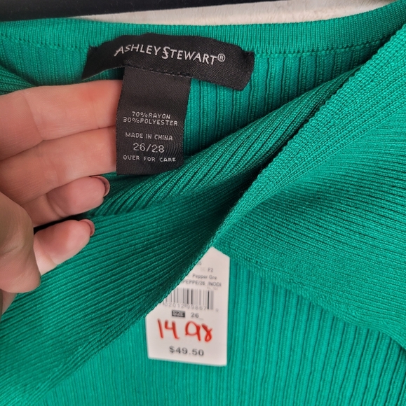 Ashley Stewart green ribbed twist front cut out sweater NWT sz 26 - Picture 3 of 4